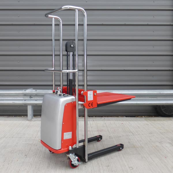 electric stacker with removable platform