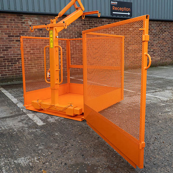 pallet cage with pallet forks