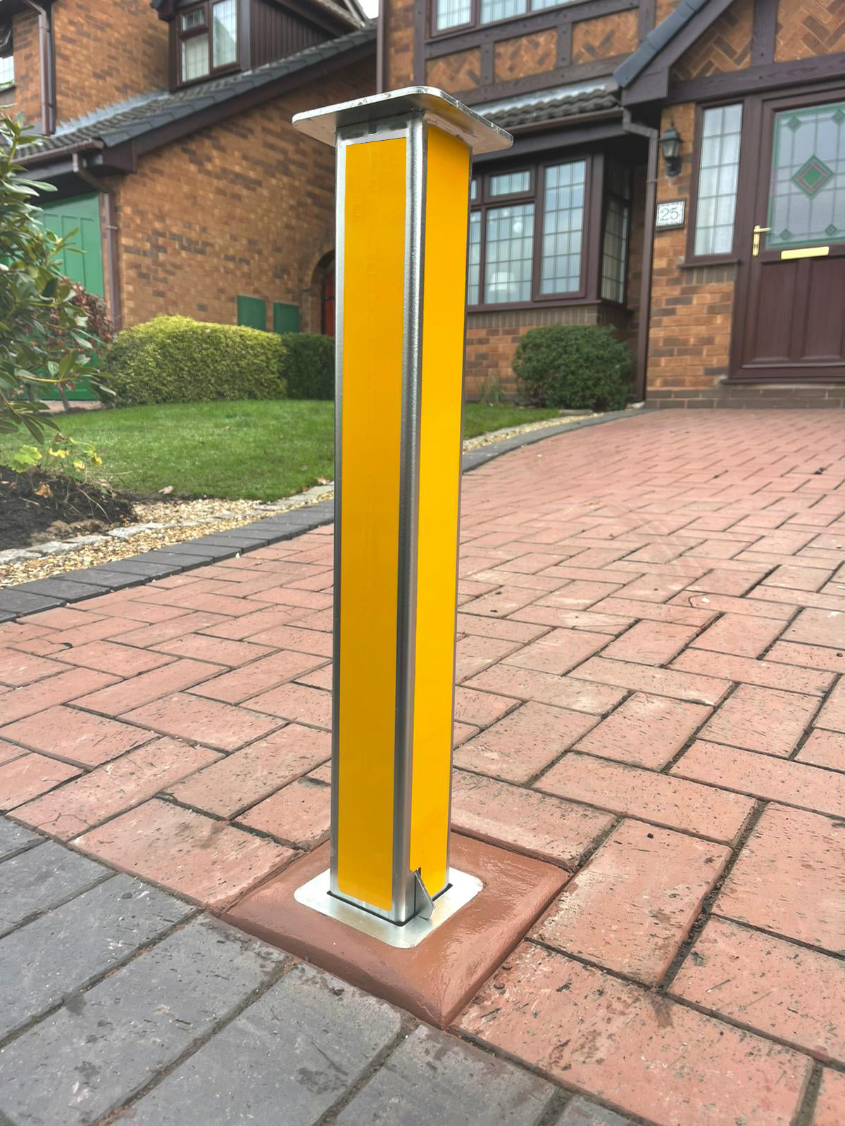Telescopic Post